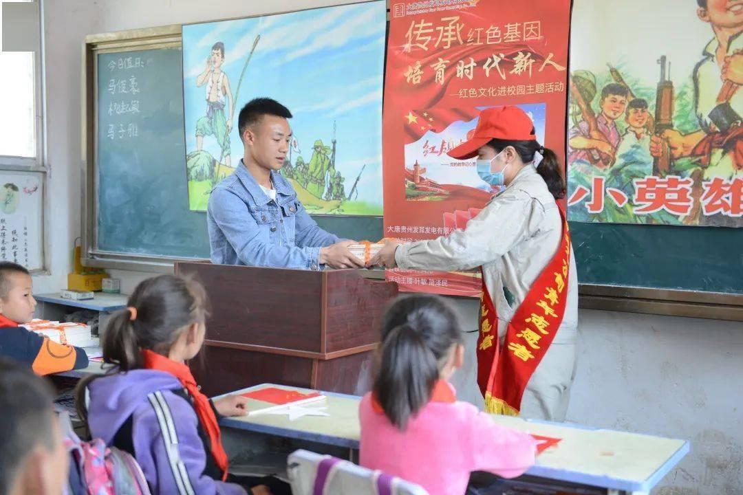 小猫钓鱼游戏龙王版有船